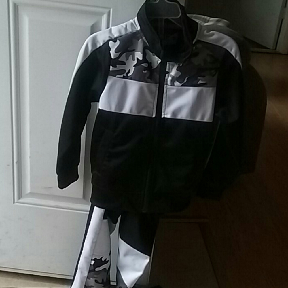R scoop camo jumpsuit little boy size 5